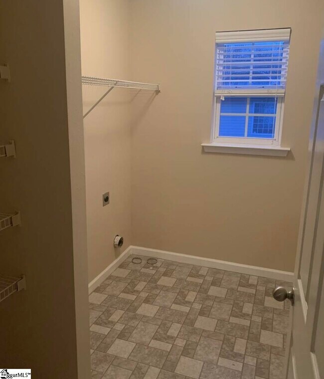 Building Photo - 7 Red Finch Dr