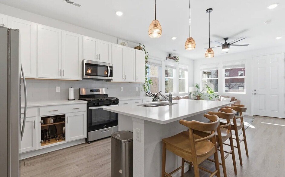 Building Photo - 1928 Rosen Dr