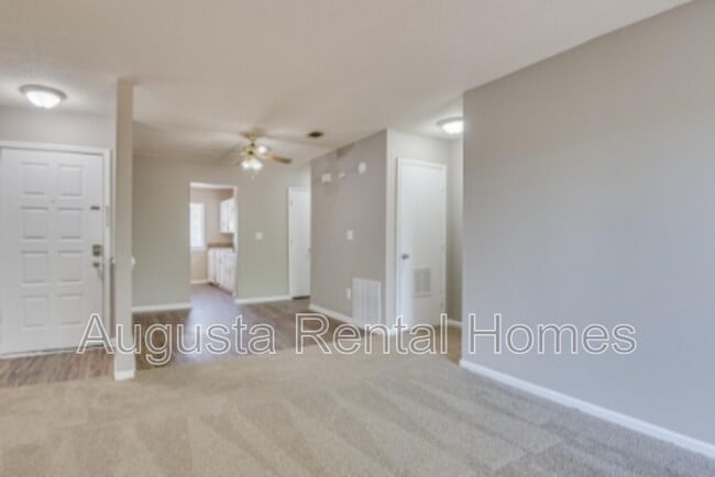 Building Photo - 2449 Jennings Rd