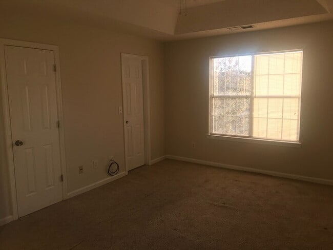 Building Photo - 2536 Lancewood Ln