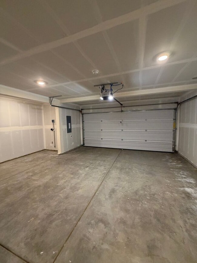 Building Photo - Brand New Construction! 3 Bed + Loft, 2.5 Bath