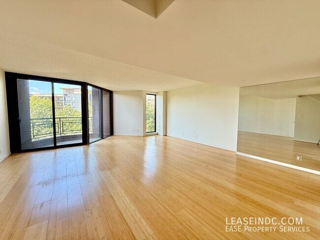 Building Photo - 1099 22nd St NW