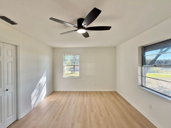 Building Photo - Spacious 3-Bedroom, 2-Bath Home with Bonus Room & Modern Touches