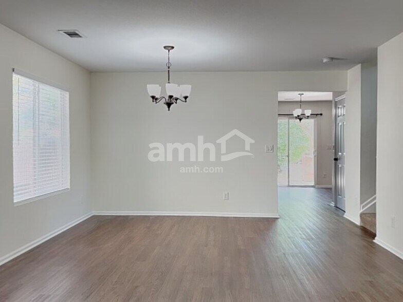 Building Photo - 9762 Chambers Dr