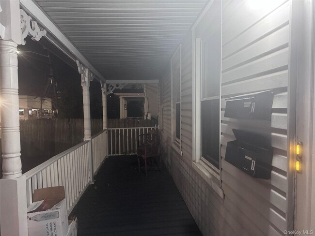 Building Photo - 72 Jerusalem Ave