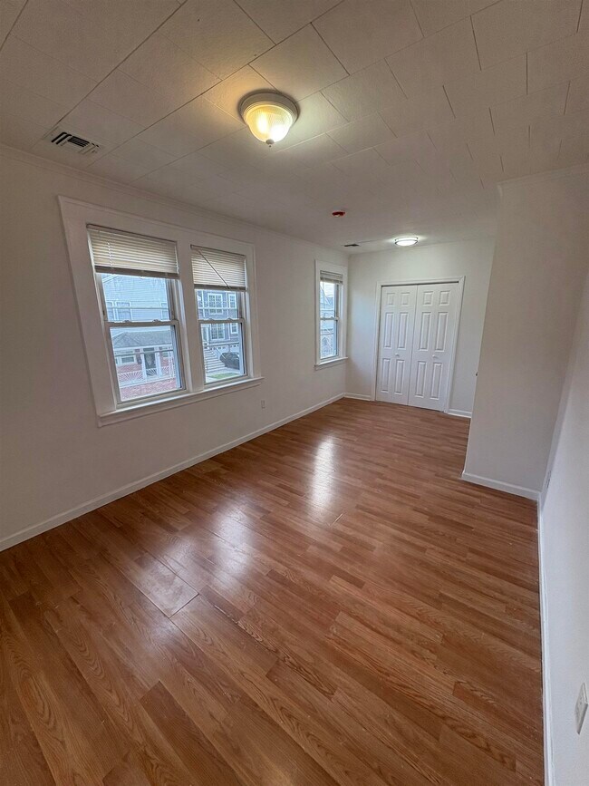 Building Photo - 355 Princeton Ave