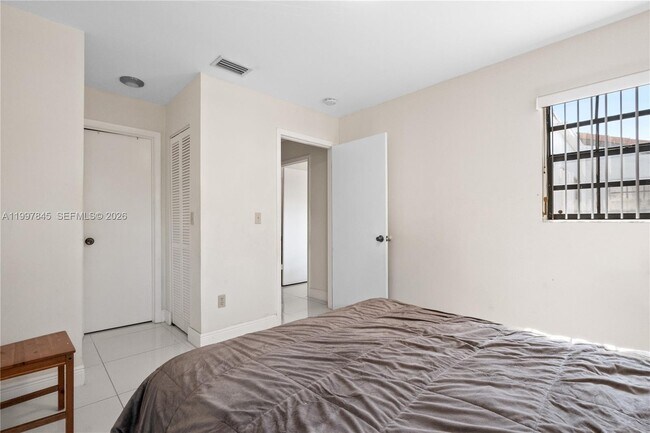 Building Photo - 6211 SW 138th Ct