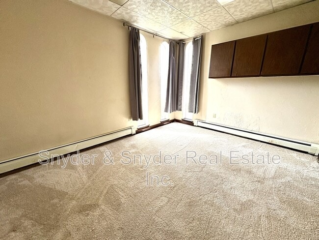 Building Photo - 777 W Market St