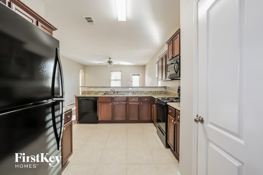 Building Photo - 2205 Old Harbor Way