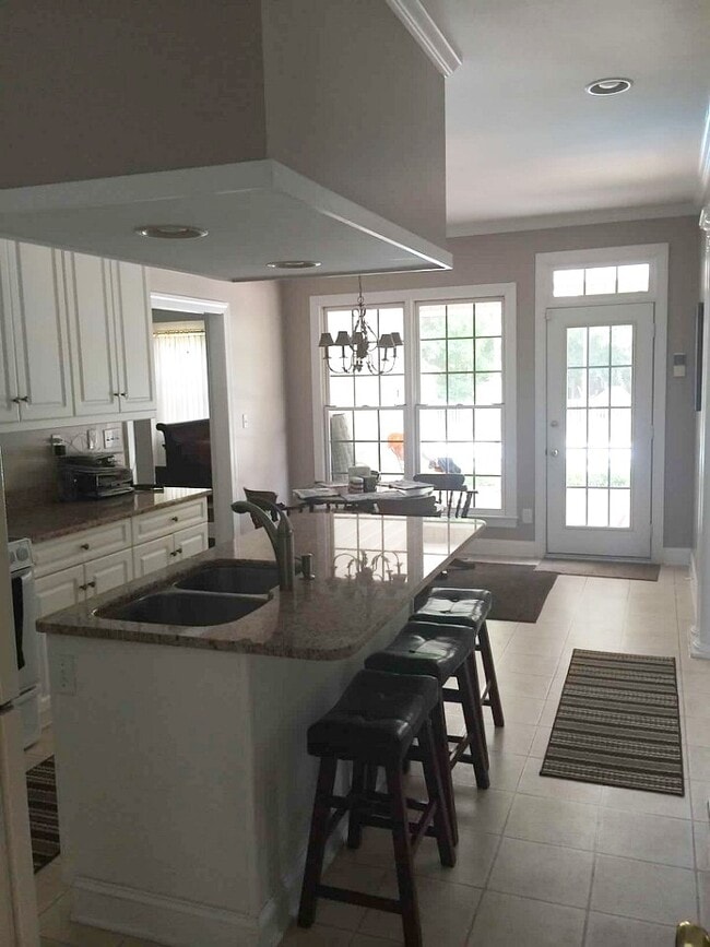 Building Photo - 4 Bedroom Rental with Saltwater Pool in Taberna