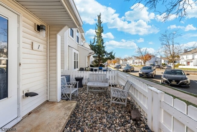 Building Photo - 1 Almond Dr