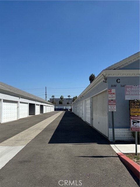 Building Photo - 1600 S Pomona Ave
