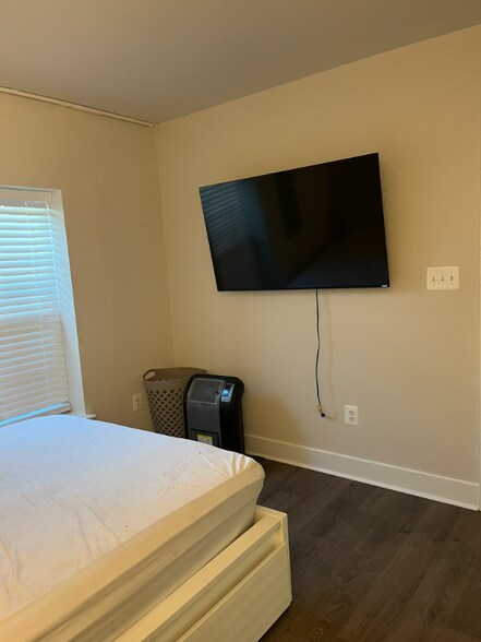 Building Photo - 2008 Patapsco Glen Rd