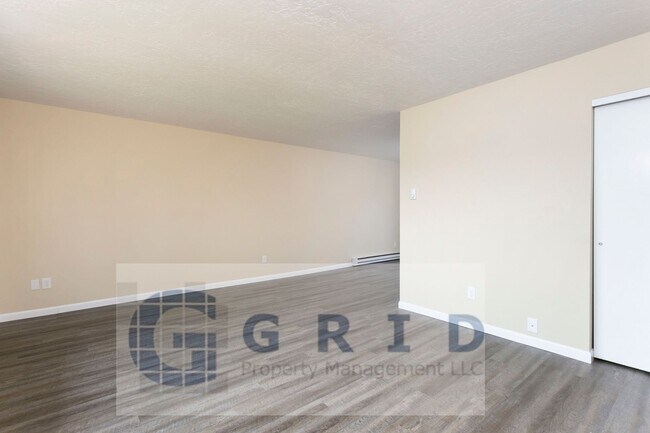 Building Photo - Gorgeous 2 Bedroom Apartment in Mt. Tabor - $500 MOVE IN SPECIAL!