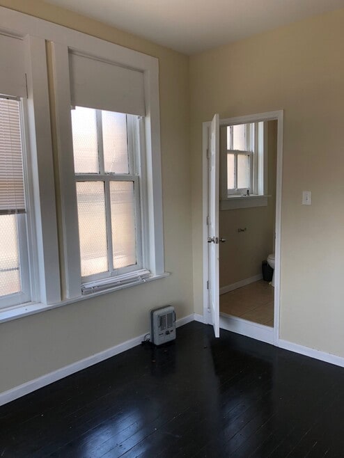 Building Photo - 524 23rd St