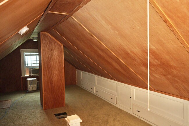 Building Photo - 2321 Fontaine Ave Ext