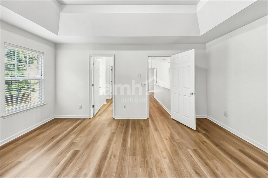 Building Photo - 4134 Robinwood Dr
