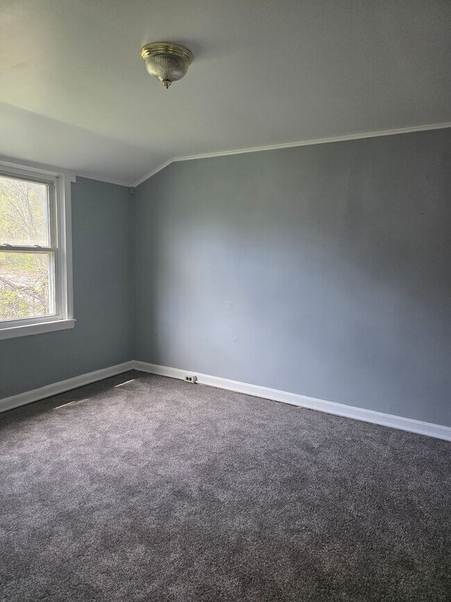 Building Photo - 403 Greenhill Ave