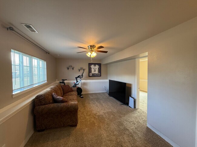 Building Photo - Updated 3 Bedroom Home with Mountain Views Close to Ft. Carson