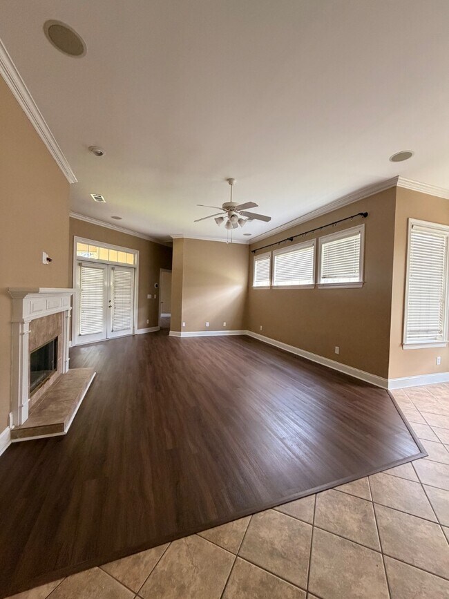 Building Photo - 9342 Wrens Way