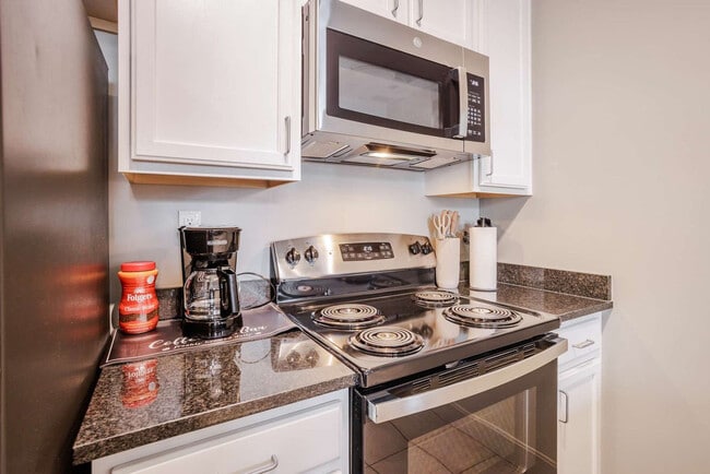 Building Photo - 121 E Freedom Way