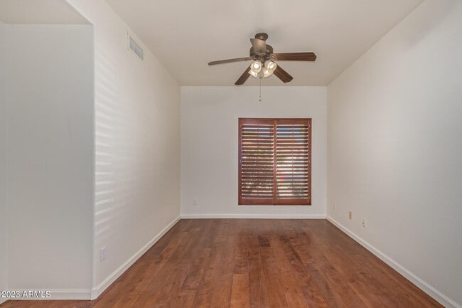 Building Photo - 9414 S 51st St