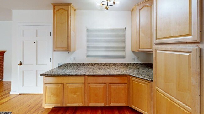 Building Photo - Sunny Greenbrae Single-Level with Pool + K...