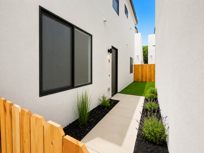 Building Photo - 4513 Piute Pl