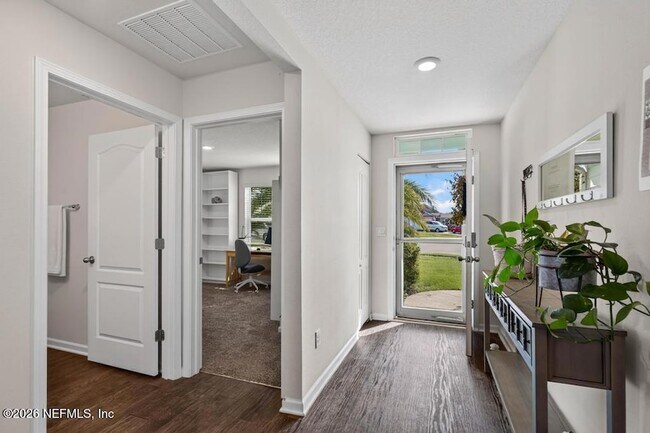 Building Photo - 14 Jarama Cir