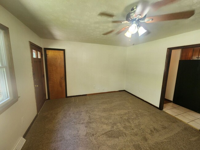 Building Photo - 15713 S Crater Rd
