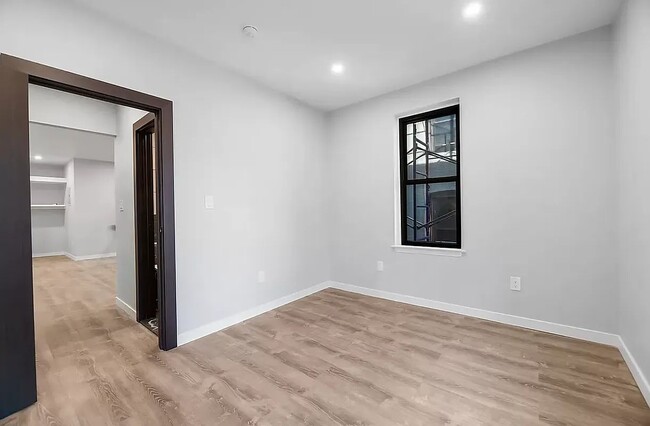 Building Photo - 453 W 48th St