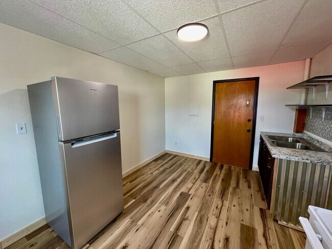 Building Photo - 702 S Washington Ave