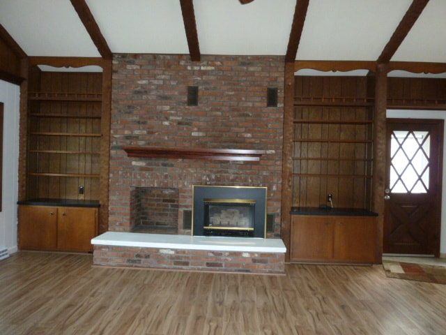 gas fireplace - 3 Edward St