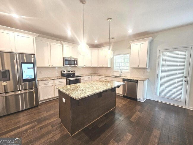 Building Photo - 16 Saint Georges Pl