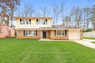 Building Photo - 1579 Wren Rd
