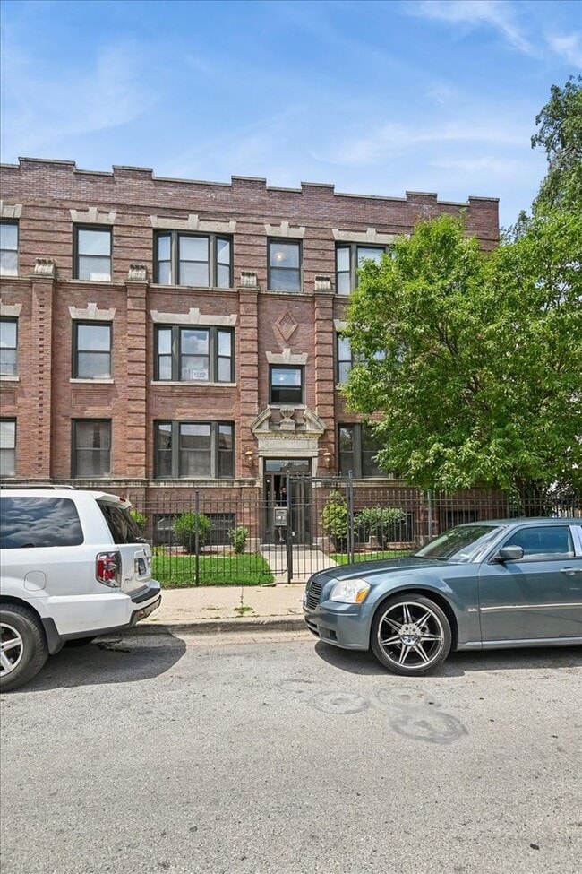 Building Photo - 4220 S Champlain Ave