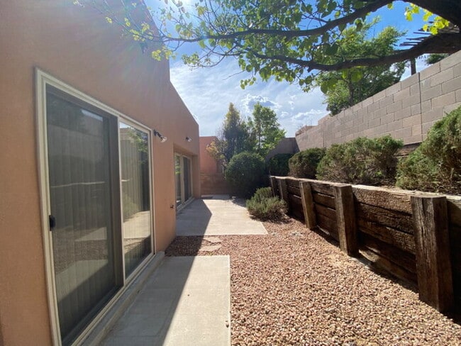Building Photo - Gated Community - 2BR/Office