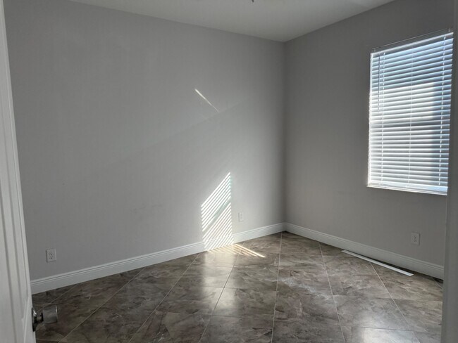 Building Photo - 356 Hermosa Ave