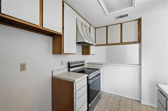 Building Photo - 640 Bellaire Dr