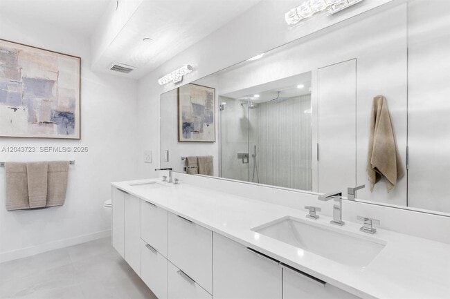 Building Photo - 3200 N Ocean Blvd