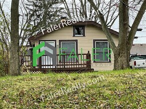 Building Photo - Darling Belmont Bungalow