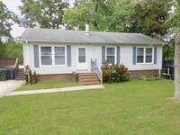 Building Photo - 911 Tipperary Dr