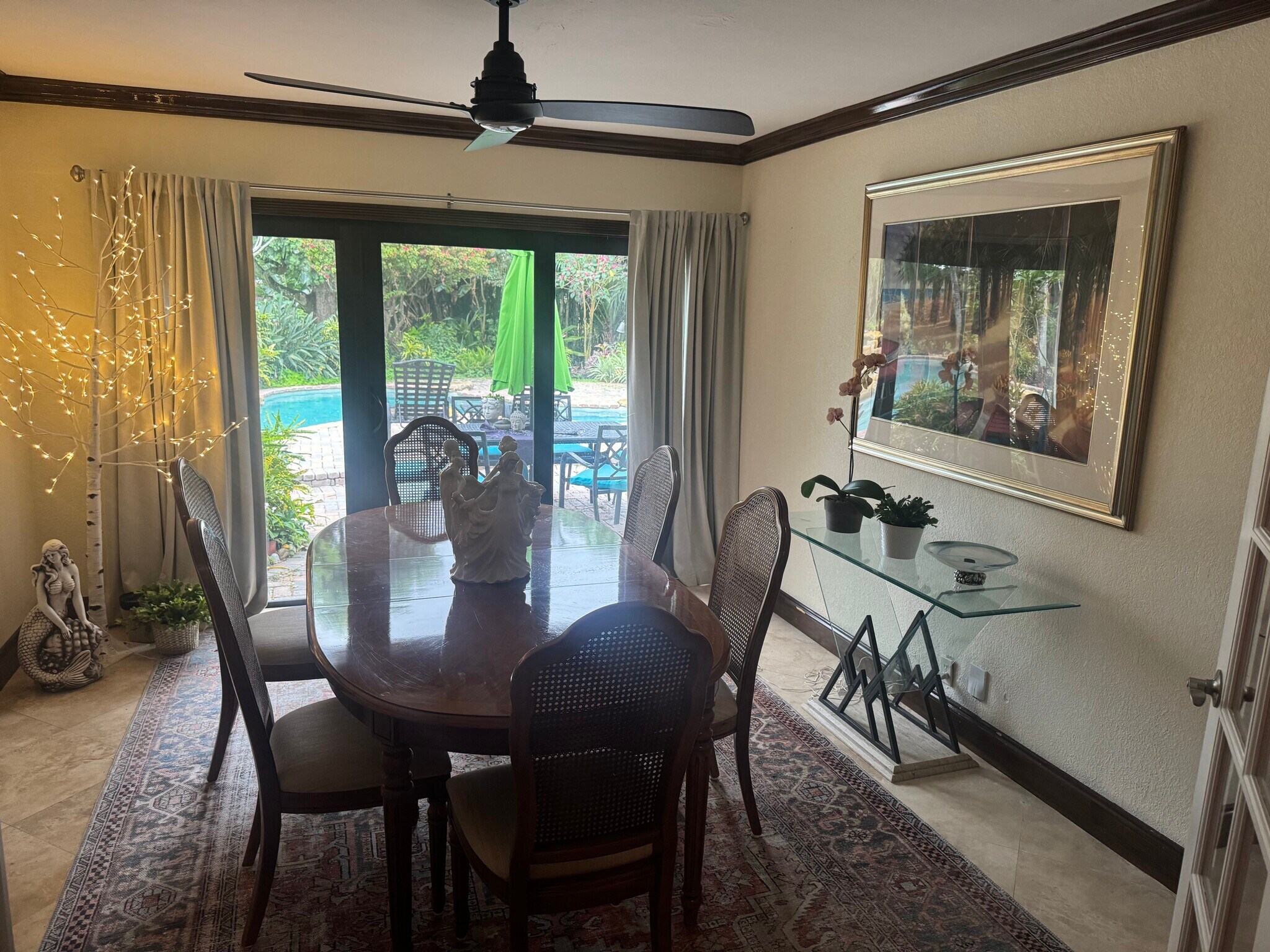 Separate dining room - 4024 Maurice Dr
