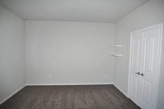 Building Photo - Amazing 4-3.5-2 in North Fort Worth!