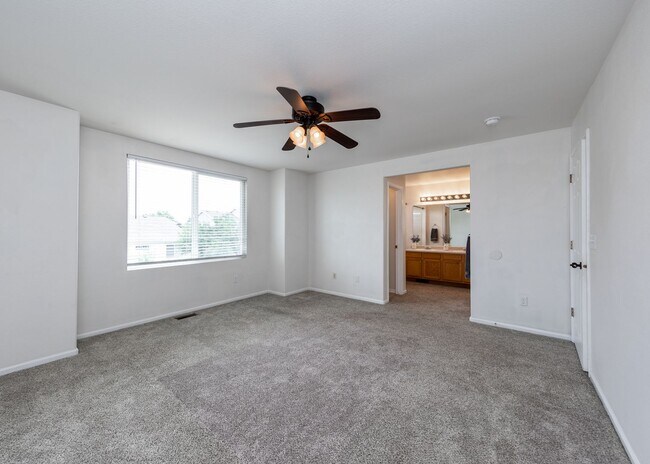 Building Photo - Lovely Home on East Side Near Military bas...