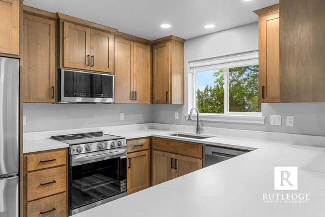 Building Photo - Newly Built 3 Bed/2 Bath Home in East Medford!