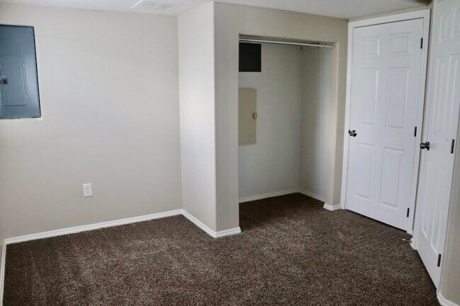 Building Photo - 6793 Mountain Aura Dr