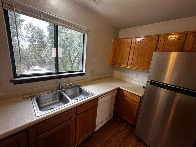 Building Photo - "Charming 2-Bed Condo Retreat in Colorado ...