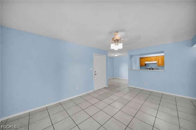 Building Photo - 2885 Winkler Ave