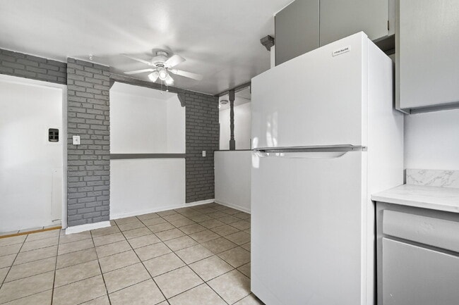 Building Photo - Charming 3-Bedroom with 2 Baths and Extra Room in Basement!